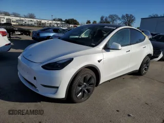 2025 Tesla Model Y Long Range with VIN 7SAYGDEDXSF228371, listed as a Copart auction lot 43925575 with 2,848 mi miles and Salvage Title. Bid and sale history available at DreamBid. Image 1.