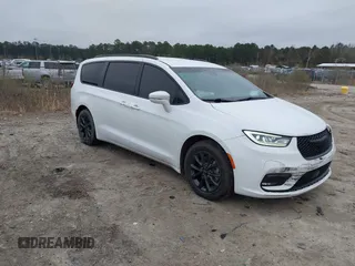 2021 Chrysler Pacifica Touring with VIN 2C4RC1FG3MR517118, listed as a IAAI auction lot 41741226 with 80,862 mi miles and . Bid and sale history available at DreamBid. Image 1.