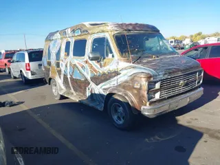 1984 Chevrolet Chevy Van z VIN 1GBEG25H7E7200890, wystawiony jako IAAI lot #40813919 z przebiegiem 17 719 mil mil oraz . Historia ofert i sprzedaży dostępna na DreamBid. Obrazek 1.
