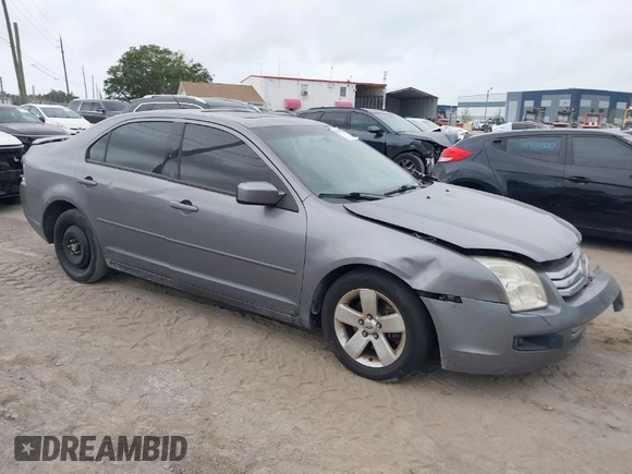 2007 Ford Fusion SE with VIN 3FAHP07197R208598, listed as a IAAI auction lot 41966837 with 999,999 mi miles. Bid and sale history available at carsss.com. Image 1.