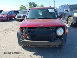 2017 Jeep Patriot Sport with VIN 1C4NJPBB8HD103682, listed as a IAAI auction lot 42001898 with 204,000 mi miles. Bid and sale history available at carsss.com. Image 12.