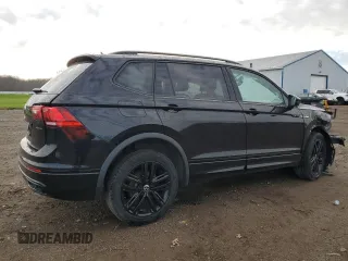 2022 Volkswagen Tiguan SE R-Line Black z VIN 3VV8B7AX9NM088599, wystawiony jako Copart lot #52118695 z przebiegiem 27 836 mil mil oraz Szkody całkowita. Historia ofert i sprzedaży dostępna na DreamBid. Obrazek 3.