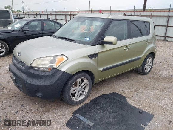 2011 Kia Soul + with VIN KNDJT2A22B7213906, listed as a IAAI auction lot 41947276 with 152,022 mi miles. Bid and sale history available at carsss.com. Image 17.