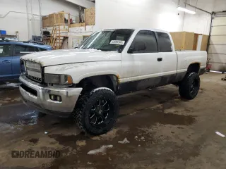 2000 Dodge 1500 z VIN 3B7HF12Z7YG161262, wystawiony jako Copart lot #43696945 z przebiegiem 143 767 mil mil oraz Szkoda całkowita • Salvage title. Historia ofert i sprzedaży dostępna na DreamBid. Obrazek 1.