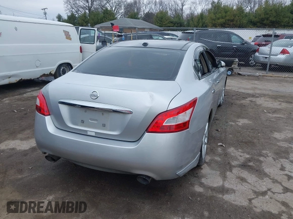 2010 Nissan Maxima S z VIN 1N4AA5AP7AC825355, wystawiony jako IAAI lot #41987311 z przebiegiem 145 046 mil mil oraz . Historia ofert i sprzedaży dostępna na DreamBid. Obrazek 4.