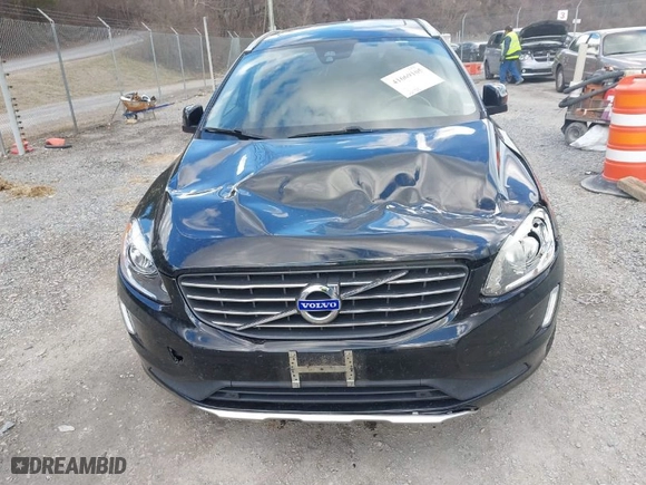 2015 Volvo XC60 T6 with VIN YV4902RK1F2731585, listed as a IAAI auction lot 41669105 with NaN miles. Bid and sale history available at carsss.com. Image 6.