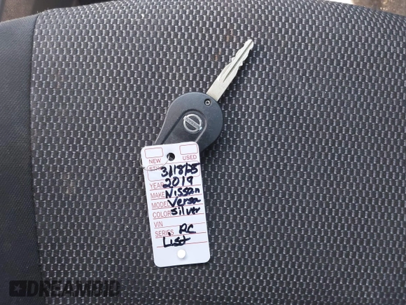2019 Nissan Versa SV z VIN 3N1CN7AP5KL869205, wystawiony jako IAAI lot #41883310 z przebiegiem 96 317 mil mil oraz . Historia ofert i sprzedaży dostępna na DreamBid. Obrazek 11.
