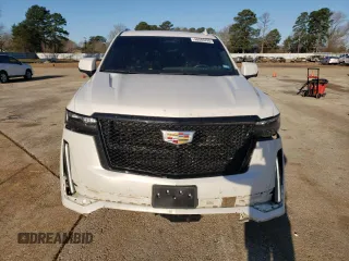 2022 Cadillac Escalade Sport z VIN 1GYS3EKL6NR234497, wystawiony jako Copart lot #48560705 z przebiegiem 55 438 mil mil oraz Szkoda całkowita • Salvage title. Historia ofert i sprzedaży dostępna na DreamBid. Obrazek 5.