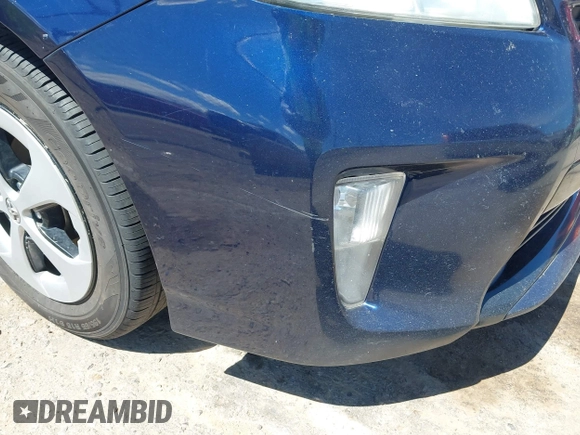 2014 Toyota Prius Four with VIN JTDKN3DU2E1749084, listed as a IAAI auction lot 42647431 with 413,304 mi miles and . Bid and sale history available at DreamBid. Image 6.