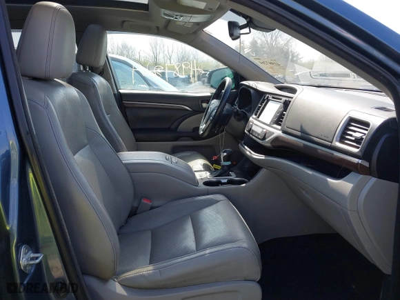 2015 Toyota Highlander Limited with VIN 5TDDKRFH6FS186386, listed as a IAAI auction lot 41987264 with 165,076 mi miles. Bid and sale history available at carsss.com. Image 5.