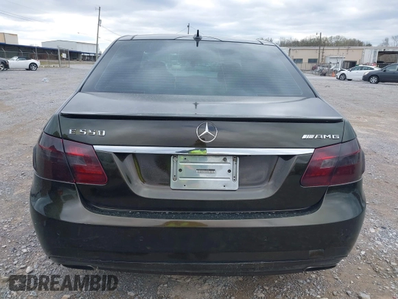 2010 Mercedes-Benz E-Class E 550 Luxury with VIN WDDHF9AB4AA128264, listed as a IAAI auction lot 41842230 with 216,724 mi miles. Bid and sale history available at carsss.com. Image 17.
