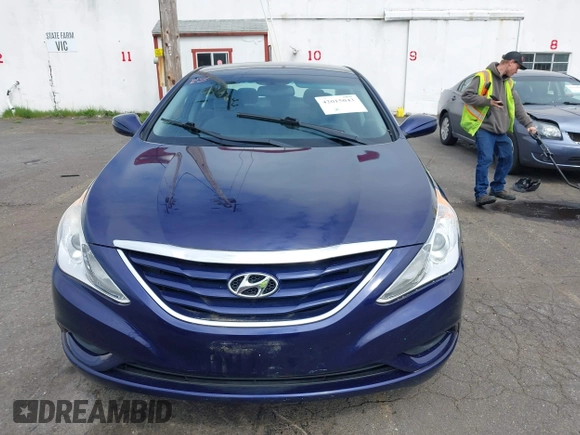 2013 Hyundai Sonata GLS with VIN 5NPEB4AC3DH669307, listed as a IAAI auction lot 42015043 with 105,690 mi miles and . Bid and sale history available at carsss.com. Image 12.