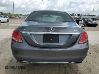 2018 Mercedes-Benz C 300 z VIN WDDWF4KB4JR312095, wystawiony jako Copart lot #60229255 z przebiegiem 105 109 mil mil oraz Szkoda całkowita • Salvage title. Historia ofert i sprzedaży dostępna na DreamBid. Obrazek 6.