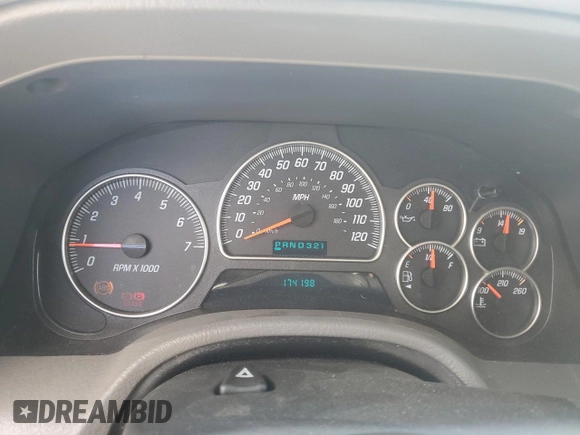 2002 GMC Envoy SLT z VIN 1GKDS13S722253150, wystawiony jako Copart lot #56255185 z przebiegiem 174 198 mil mil oraz Szkoda całkowita • Salvage title. Historia ofert i sprzedaży dostępna na DreamBid. Obrazek 9.