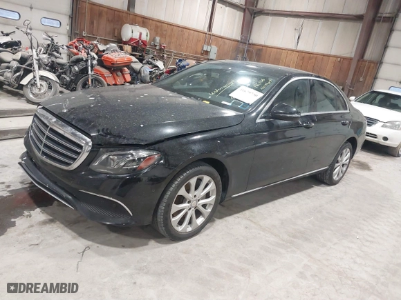 2017 Mercedes-Benz E-Class E 300 Luxury with VIN WDDZF4KB2HA133513, listed as a IAAI auction lot 41679730 with 136,136 mi miles. Bid and sale history available at carsss.com. Image 19.