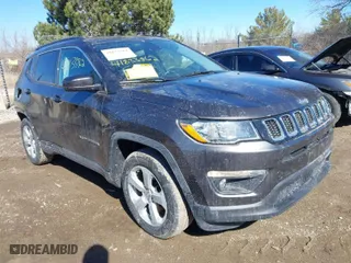 2018 Jeep Compass Latitude with VIN 3C4NJCBB5JT461492, listed as a IAAI auction lot 41833562 with NaN miles. Bid and sale history available at carsss.com. Image 1.