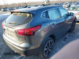 2017 Nissan Rogue S z VIN JN1BJ1CP8HW020870, wystawiony jako IAAI lot #41321806 z przebiegiem 75 395 mil mil oraz . Historia ofert i sprzedaży dostępna na DreamBid. Obrazek 4.
