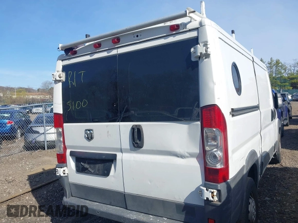 2014 Ram ProMaster Cargo z VIN 3C6TRVAG2EE101011, wystawiony jako IAAI lot #42068141 z przebiegiem Nie podano mil oraz . Historia ofert i sprzedaży dostępna na DreamBid. Obrazek 15.