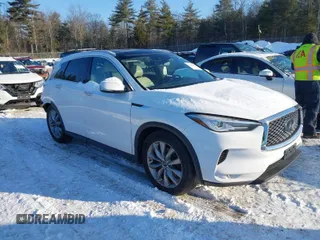 2020 Infiniti QX50 ESSENTIAL with VIN 3PCAJ5M3XLF109526, listed as a IAAI auction lot 41388453 with 109,827 mi miles. Bid and sale history available at carsss.com. Image 1.