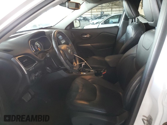 2020 Jeep Cherokee Altitude с VIN 1C4PJMLX9LD647974, выставлен на аукционе Copart как лот 55126625 с пробегом 24 967 миль миль и Списание • Salvage title. История ставок и продаж доступна на DreamBid. Изображение 7.