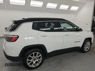 2025 Jeep Compass Limited z VIN 3C4NJDCN9ST507387, wystawiony jako Copart lot #62530215 z przebiegiem 9 049 mil mil oraz Czysty tytuł • Clean title. Historia ofert i sprzedaży dostępna na DreamBid. Obrazek 3.