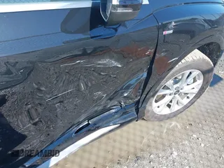 2025 Audi Q3 S line Premium z VIN WA1DECF3XS1004697, wystawiony jako IAAI lot #42256169 z przebiegiem 8550 mil mil oraz . Historia ofert i sprzedaży dostępna na DreamBid. Obrazek 6.