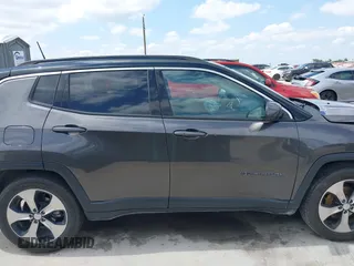 2018 Jeep Compass Latitude z VIN 3C4NJCBB6JT134227, wystawiony jako IAAI lot #42380167 z przebiegiem 67 807 mil mil oraz . Historia ofert i sprzedaży dostępna na DreamBid. Obrazek 13.
