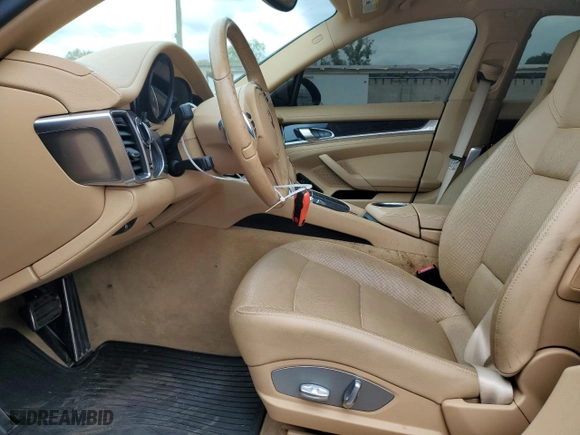 2015 Porsche Panamera 4 with VIN WP0AA2A71FL006079, listed as a Copart auction lot 68807744 with 110,356 mi miles and Salvage Title. Bid and sale history available at carsss.com. Image 7.