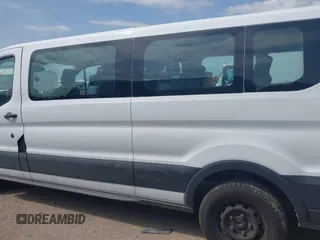 2019 Ford Transit Passenger XL z VIN 1FBZX2ZM2KKB65886, wystawiony jako IAAI lot #41911579 z przebiegiem 56 785 mil mil oraz . Historia ofert i sprzedaży dostępna na DreamBid. Obrazek 14.