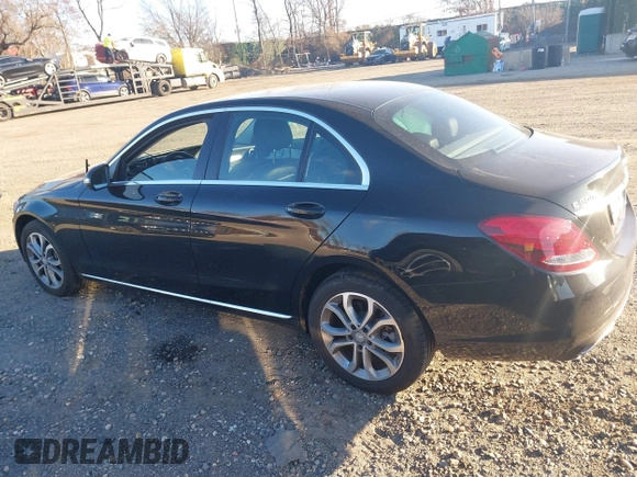 2015 Mercedes-Benz C-Class C 300 Luxury with VIN 55SWF4KB1FU063728, listed as a IAAI auction lot 41280726 with 27,010 mi miles. Bid and sale history available at carsss.com. Image 14.