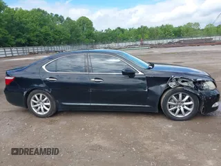 2007 Lexus LS 460 z VIN JTHBL46F075046961, wystawiony jako IAAI lot #42240797 z przebiegiem 293 446 mil mil oraz . Historia ofert i sprzedaży dostępna na DreamBid. Obrazek 13.