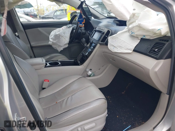 2013 Toyota Venza LE z VIN 4T3BK3BB1DU080705, wystawiony jako IAAI lot #40432989 z przebiegiem 111 218 mil mil oraz . Historia ofert i sprzedaży dostępna na DreamBid. Obrazek 5.