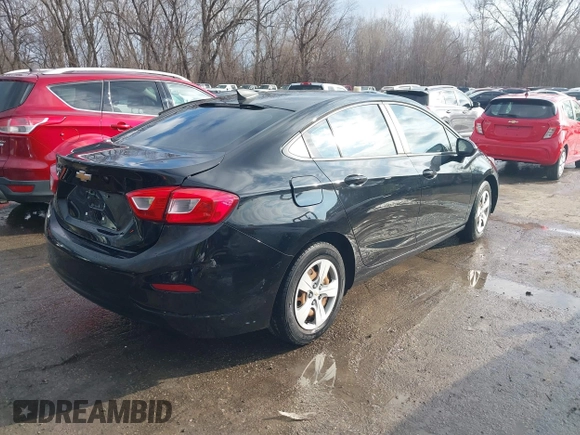 2017 Chevrolet Cruze LS z VIN 1G1BC5SM4H7270096, wystawiony jako IAAI lot #41237531 z przebiegiem 103 318 mil mil oraz . Historia ofert i sprzedaży dostępna na DreamBid. Obrazek 4.