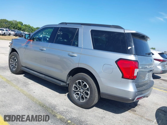 2024 Ford Expedition XLT with VIN 1FMJU1H85REA20278, listed as a IAAI auction lot 41739245 with 26,079 mi miles. Bid and sale history available at carsss.com. Image 3.