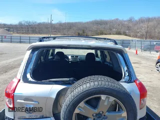 2008 Toyota RAV4 Sport с VIN JTMZK32VX85016863, выставлен на аукционе IAAI как лот 41873217 с пробегом 184 780 миль миль и . История ставок и продаж доступна на DreamBid. Изображение 13.