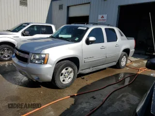 2011 Chevrolet Avalanche LS with VIN 3GNMCEE0XBG121414, listed as a Copart auction lot 47213405 with 143,289 mi miles and Salvage Title. Bid and sale history available at carsss.com. Image 1.