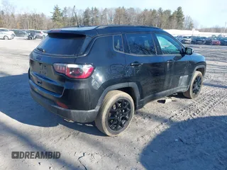 2022 Jeep Compass Latitude with VIN 3C4NJDBB7NT195727, listed as a IAAI auction lot 41693643 with 33,413 mi miles and . Bid and sale history available at DreamBid. Image 4.