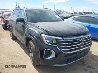 2024 Volkswagen Atlas SE z VIN 1V2WR2CA8RC618452, wystawiony jako IAAI lot #41528655 z przebiegiem 8 972 mil mil oraz . Historia ofert i sprzedaży dostępna na DreamBid. Obrazek 1.