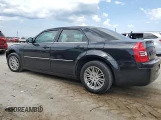 2009 Chrysler 300 LX z VIN 2C3KA43D79H556962, wystawiony jako Copart lot #58315205 z przebiegiem 177 577 mil mil oraz Szkoda całkowita • Salvage title. Historia ofert i sprzedaży dostępna na DreamBid. Obrazek 2.