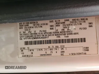 2019 Ford Transit z VIN 1FTYR1ZM9KKA42517, wystawiony jako Copart lot #47355825 z przebiegiem Nie podano mil oraz Szkoda całkowita • Salvage title. Historia ofert i sprzedaży dostępna na DreamBid. Obrazek 15.