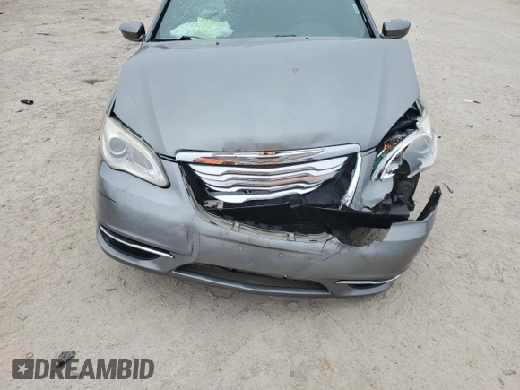 2013 Chrysler 200 Touring z VIN 1C3CCBBB2DN584591, wystawiony jako Copart lot #41503815 z przebiegiem Nie podano mil oraz Szkoda całkowita • Salvage title. Historia ofert i sprzedaży dostępna na DreamBid. Obrazek 12.