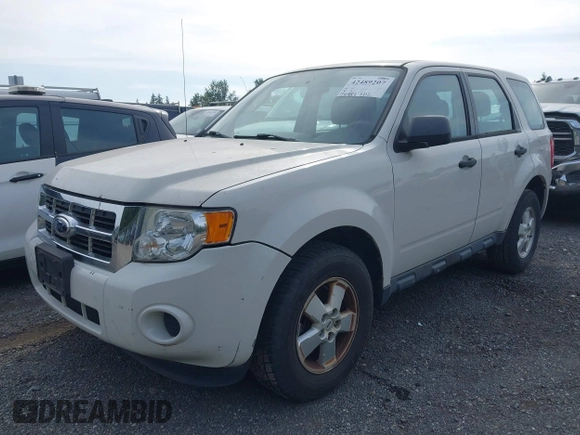 2010 Ford Escape XLS с VIN 1FMCU0C76AKB61657, выставлен на аукционе IAAI как лот 42489207 с пробегом 156 983 миль миль и . История ставок и продаж доступна на DreamBid. Изображение 2.
