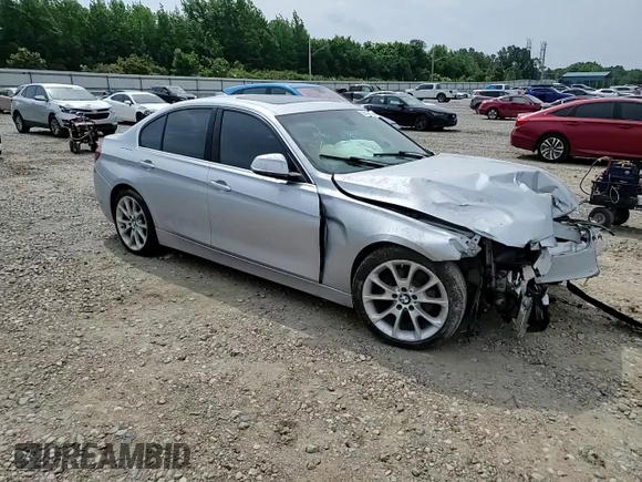 2015 BMW 3 Series 320i с VIN WBA3B1G54FNT07811, выставлен на аукционе Copart как лот 56742425 с пробегом 86 871 миль миль и Списание • Salvage title. История ставок и продаж доступна на DreamBid. Изображение 13.