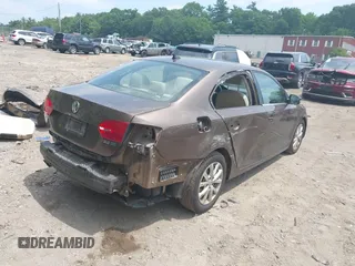 2013 Volkswagen Jetta SE with VIN 3VWDP7AJ0DM296778, listed as a IAAI auction lot 42546502 with 153,882 mi miles and . Bid and sale history available at DreamBid. Image 4.