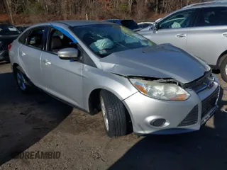 2013 Ford Focus SE with VIN 1FADP3F27DL253155, listed as a IAAI auction lot 41244980 with 132,212 mi miles. Bid and sale history available at carsss.com. Image 1.