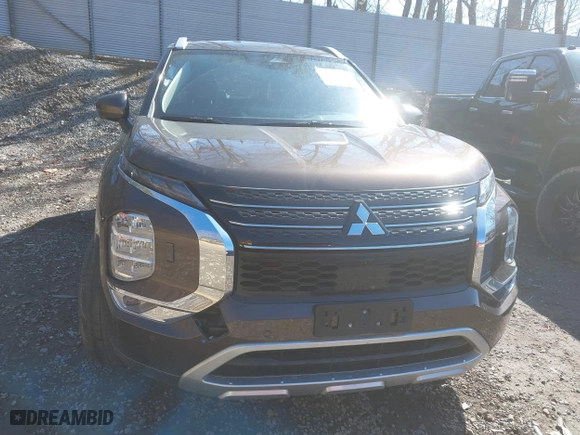 2022 Mitsubishi Outlander SEL with VIN JA4J4VA80NZ070086, listed as a IAAI auction lot 41859066 with 35,982 mi miles. Bid and sale history available at carsss.com. Image 13.