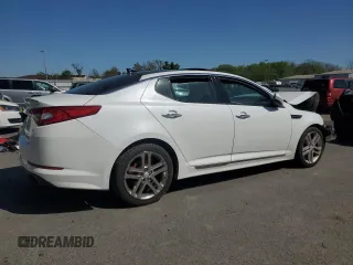 2013 Kia Optima SX z VIN 5XXGR4A63DG100161, wystawiony jako Copart lot #55036865 z przebiegiem Nie podano mil oraz Szkoda całkowita • Salvage title. Historia ofert i sprzedaży dostępna na DreamBid. Obrazek 3.