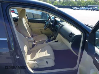 2010 Volkswagen Jetta TDI with VIN 3VWRL7AJ8AM039834, listed as a IAAI auction lot 42029281 with 155,883 mi miles and . Bid and sale history available at DreamBid. Image 5.