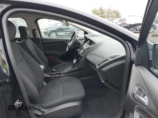 2016 Ford Focus SE with VIN 1FADP3F23GL280843, listed as a IAAI auction lot 41917538 with 125,392 mi miles. Bid and sale history available at carsss.com. Image 5.