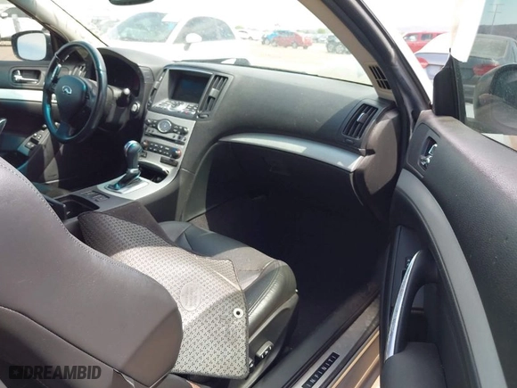 2008 Infiniti G37 Coupe Journey with VIN JNKCV64E38M123303, listed as a IAAI auction lot 42088667 with 140,858 mi miles. Bid and sale history available at carsss.com. Image 5.